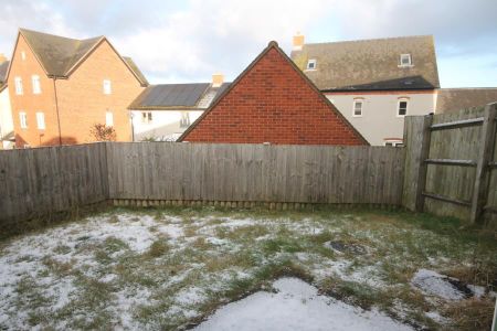 2 bedroom terraced house to rent - Photo 3