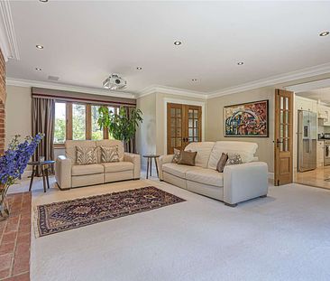 Beautiful four bedroom home in Lamberhurst boasting ample entertaining space with patio, rear garden and garage - Photo 1