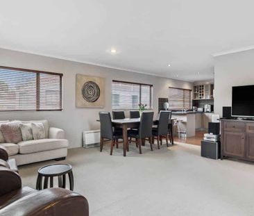 Location location and location! - Photo 5