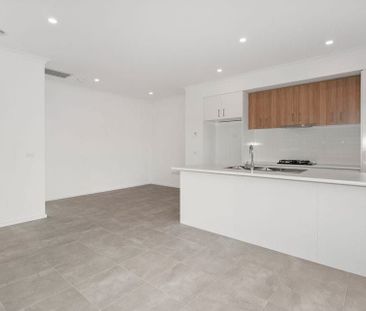 Spacious and Modern 3-Bedroom Home in Wollert - Photo 1