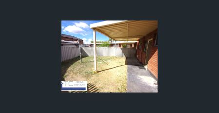 Funky retro property - Photo 2