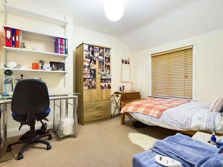 Coombe Road, Brighton, BN2 - Photo 4