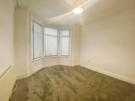 2 bedroom ground floor flat to rent - Photo 2