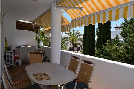 767020 - Apartment for rent Nagüeles, Marbella, Málaga, Spain - Photo 3