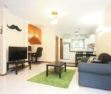 Two-Storey Townhouse in a Prime North Adelaide Location - Photo 4