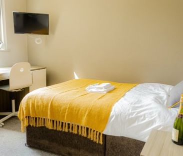 Ideal Spacious Student Pad - Photo 3