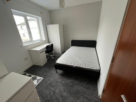 3 bedroom apartment to rent - Photo 5