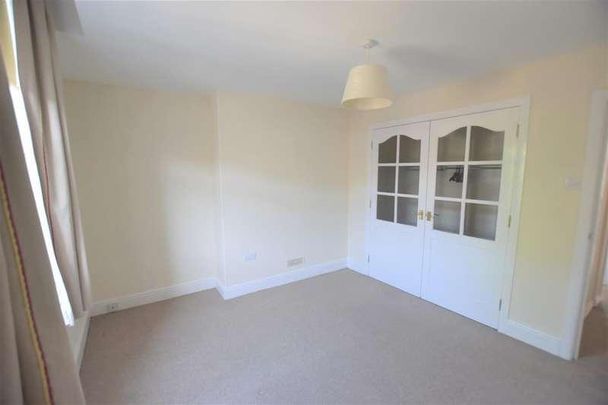 Westbourne Grove, YO11 - Photo 1