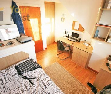 4 bedroom terraced house to rent - Photo 4