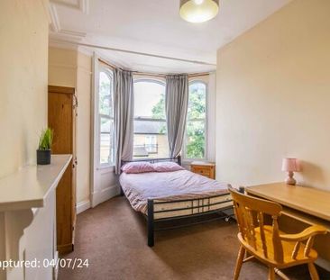 1 Marlborough Grove - Photo 5