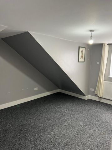 2 bedroom maisonette to rent - Photo 4