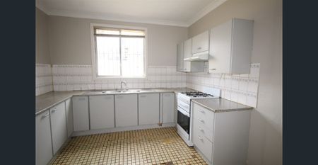 THREE BEDROOM FAMILY HOME - Photo 3