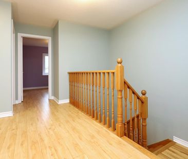 For Lease - 384 Riverstone Drive, Oakville, Ontario - Photo 5