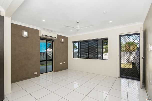 2/115 Thirteenth Avenue, RAILWAY ESTATE - Photo 1