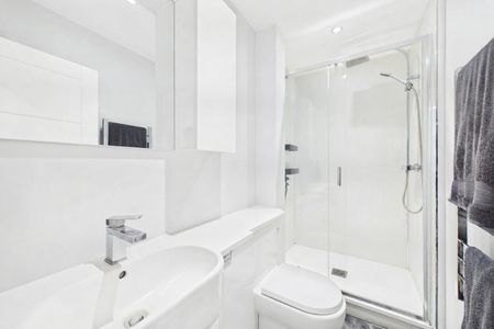 1 bedroom Flat in Victoria Road, Farnborough - Photo 5