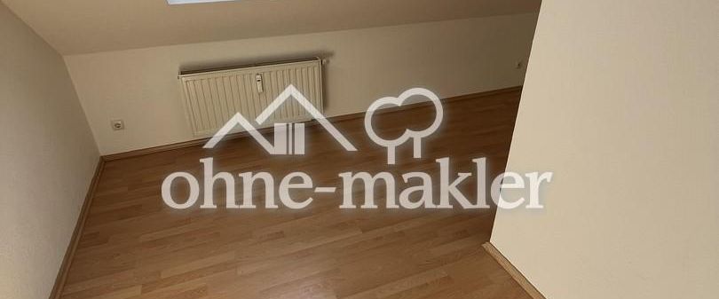 Dachgeschosswohnung mit Balkon und Blick über Zwickau - Photo 1