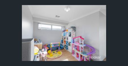 Spacious Family Living in Prime Eaton Location! - Photo 3