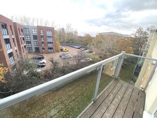 Todd Close, Borehamwood, WD6 - Photo 1