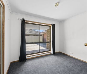 9 Melvyn Cres, Mount Clear VIC 3350 - Photo 3