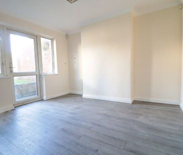 3 bedroom semi detached house to rent - Photo 2