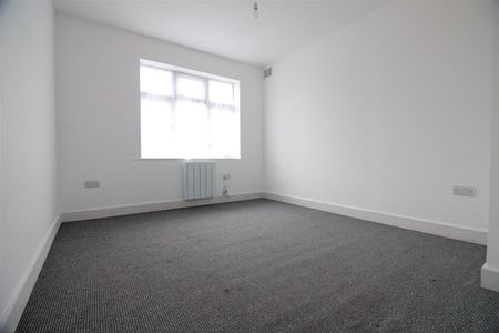Westbury Road, Feltham - Photo 3