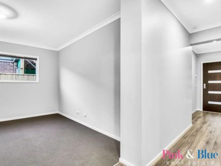 “Stunning & Beautiful Family Home for Rent!” - Photo 2