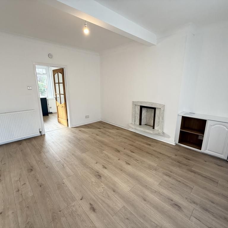 2 bedroom semi-detached house to rent - Photo 1