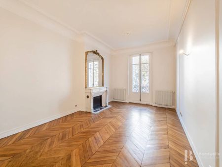 Rental Apartment Paris 7th Saint-Thomas-d'Aquin - Photo 2