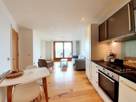 2 bedroom apartment to rent - Photo 2