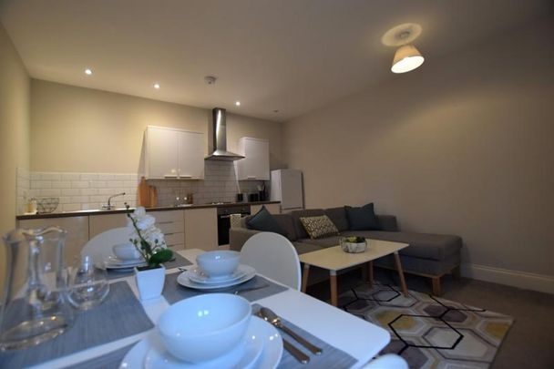 2 Bedroom Apartment To Let - Photo 1