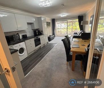 2 bedroom flat to rent - Photo 2
