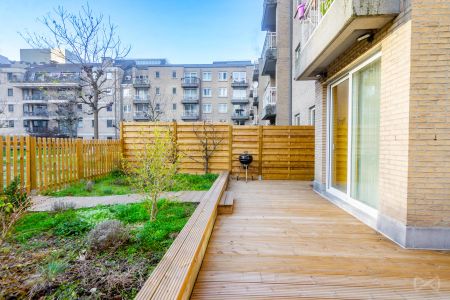 Gelijkvloerse verdieping met één slaapkamer in Saint-josse-ten-noode - Foto 4