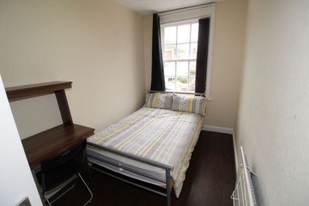 Latham Street Flat, PRESTON, Lancashire PR1 3TE - Photo 2