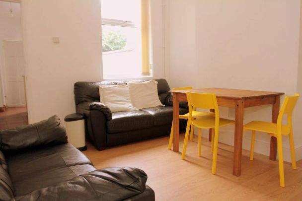 Avenue Road Extension (3 bed) - Photo 1