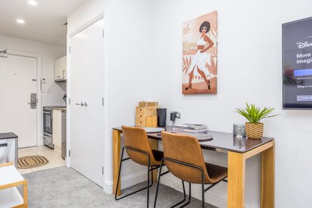 Ideal Inner City Pad - Photo 3