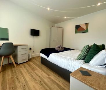 New Road, SALTASH - Photo 2