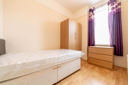 3 bed flat to rent in Trewhitt Road, Heaton, NE6 - Photo 4