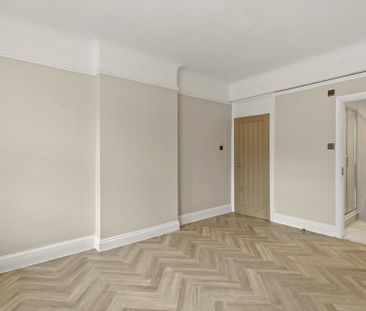 3 bedroom flat to rent - Photo 5