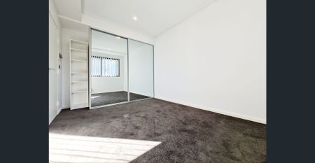 MODERN 1 x BEDROOM APARTMENT LIVING IN MUCH SOUGHT AFTER LOCATION with OWN PARKING & SHED + Common Car Wash FOR LEASE! - Photo 5