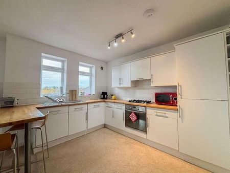 The Blundells, Goodway House The Blundells, CV8 - Photo 4