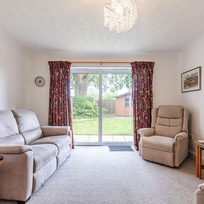 2 bedroom detached bungalow to rent - Photo 1