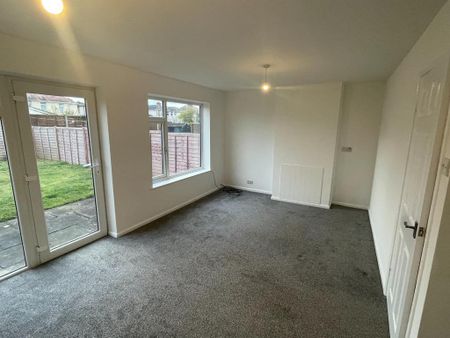 3 bedroom terraced house to rent - Photo 3