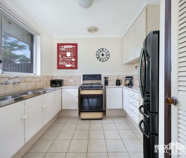 10 Tinks Road, Narre Warren VIC - Photo 4