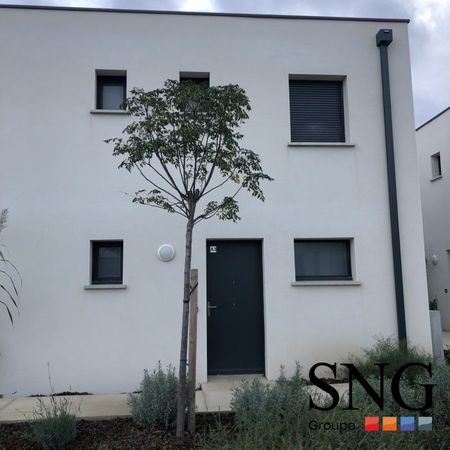 T4 DUPLEX AVEC TERRASSE+ JARDIN + 2 PARKINGS - Photo 2