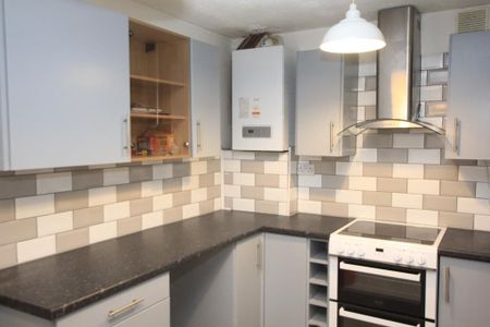 2 bedroom semi-detached house to rent - Photo 2