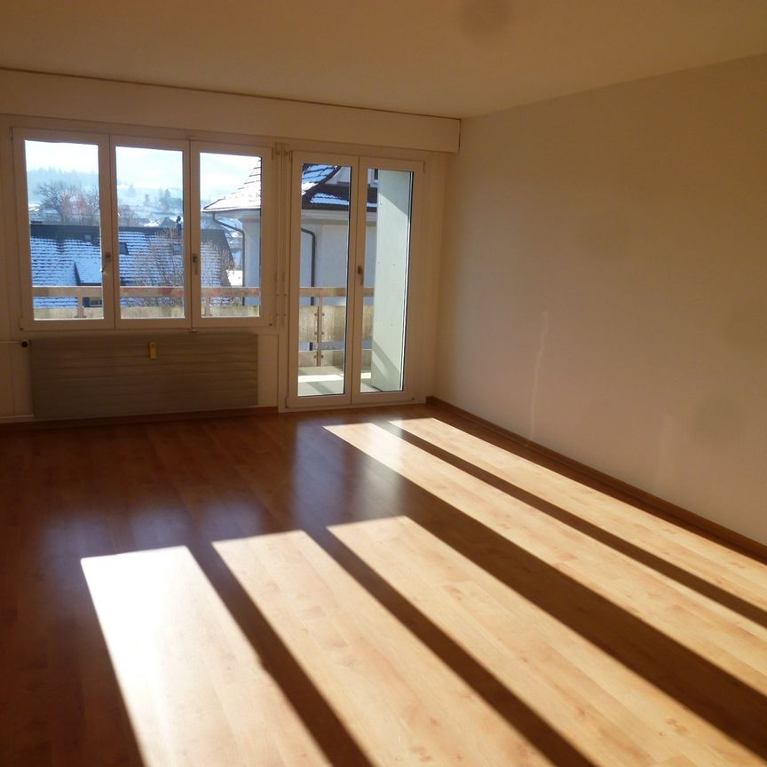 Helle 4.5-Zimmerwohnung mit grosszügigem Balkon - Foto 1