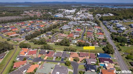 BEAUTIFULLY DESIGNED 3 BEDROOM HOME!! - Photo 5