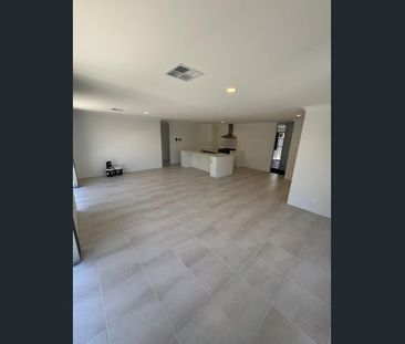 Spacious Home! - Photo 2