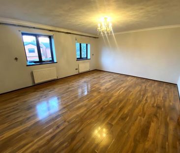 4 Bedroom Detached Available Arranging tenancy - Photo 3