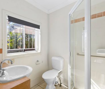 RENOVATED FAMILY HOME THAT TICKS ALL THE BOXES - Photo 4
